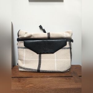 Beis The Messenger Tote in Plaid